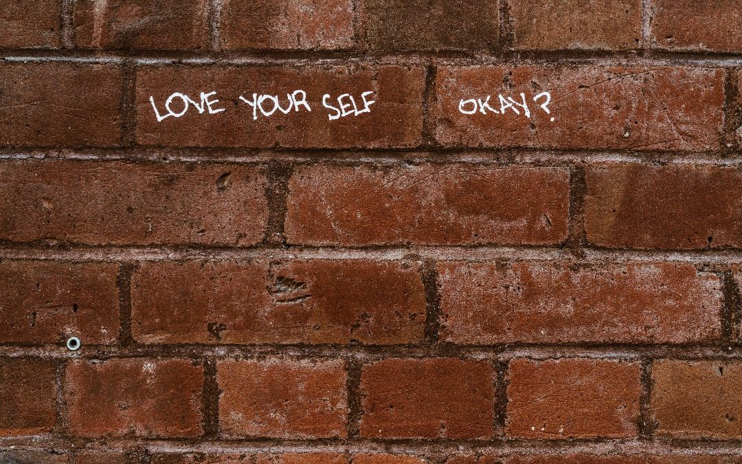 Muro escrito ame a si mesmo