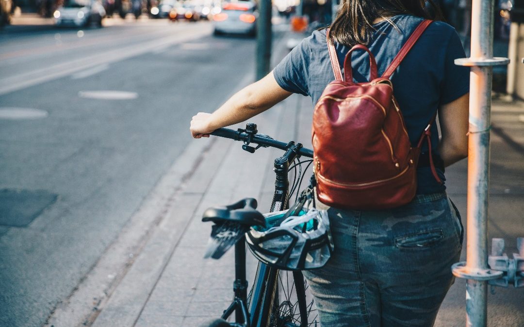 Programação Neurolinguística e uma menina mudando os hábitos e andando de bicicleta